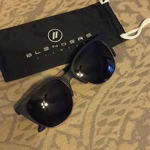 BLENDERS Americano “Starlet” Sunglasses